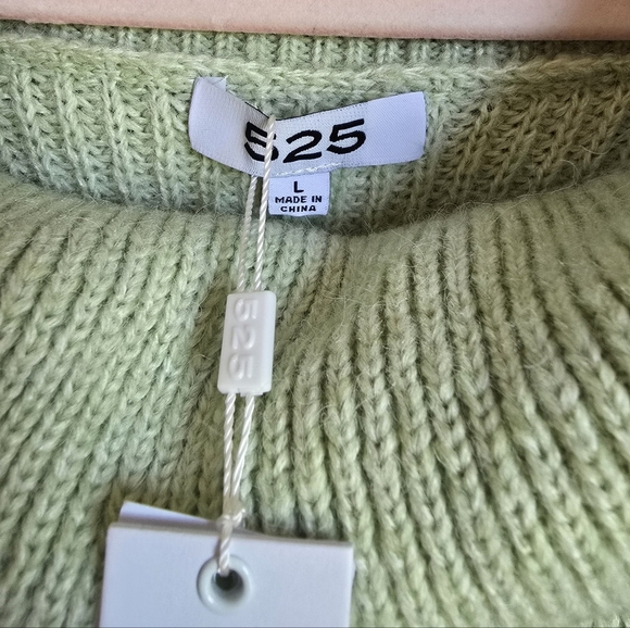 525 America New Marisa Green Relaxed Off Shoulder Pullover Sweater SZ Large - Picture 12 of 15